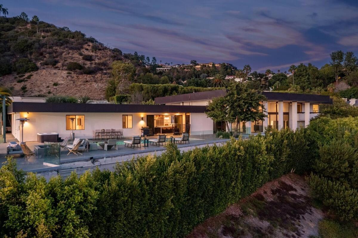 Mid Century Modern In Trousdale With Tennis Ferienhaus Los Angeles