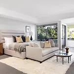Mid Century Modern Villa In Trousdale With Tennis